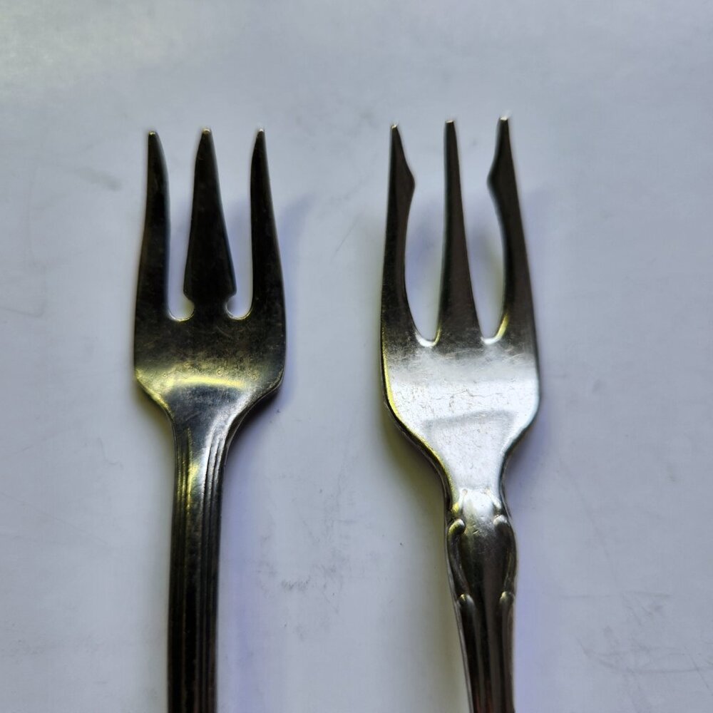 Oneida Old South Cocktail Fork and Peerless Charmion Silverplate 6" Lot of 2